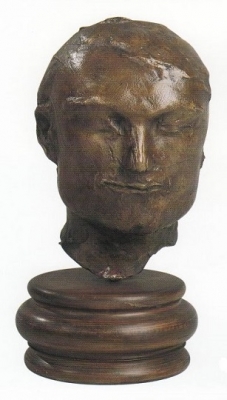 1983, Férfi maszk, mintázott, bronz, márványtalapzattal